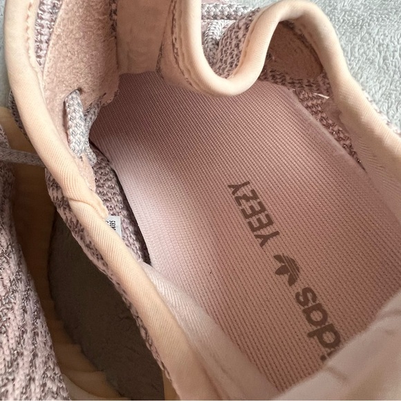 Yeezy Adidas Boost 350 V2 Knit Lace-Up Sneaker Synth Reflective Cream Pink 9.5 - Picture 12 of 16